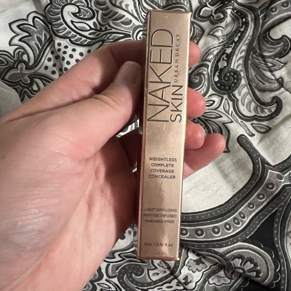 UD Medium-Dark Neutral Concealer
